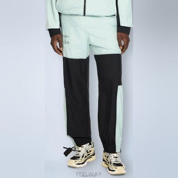 Off White 26 FW ����ȭ��Ʈ ���� Ŀ�� ����ġ Ʈ�� ���� ���� 44MCJ03KS26F00100126 FW ����ȭ��Ʈ ���� Ŀ�� ����ġ Ʈ�� ���� ���� 44MCJ