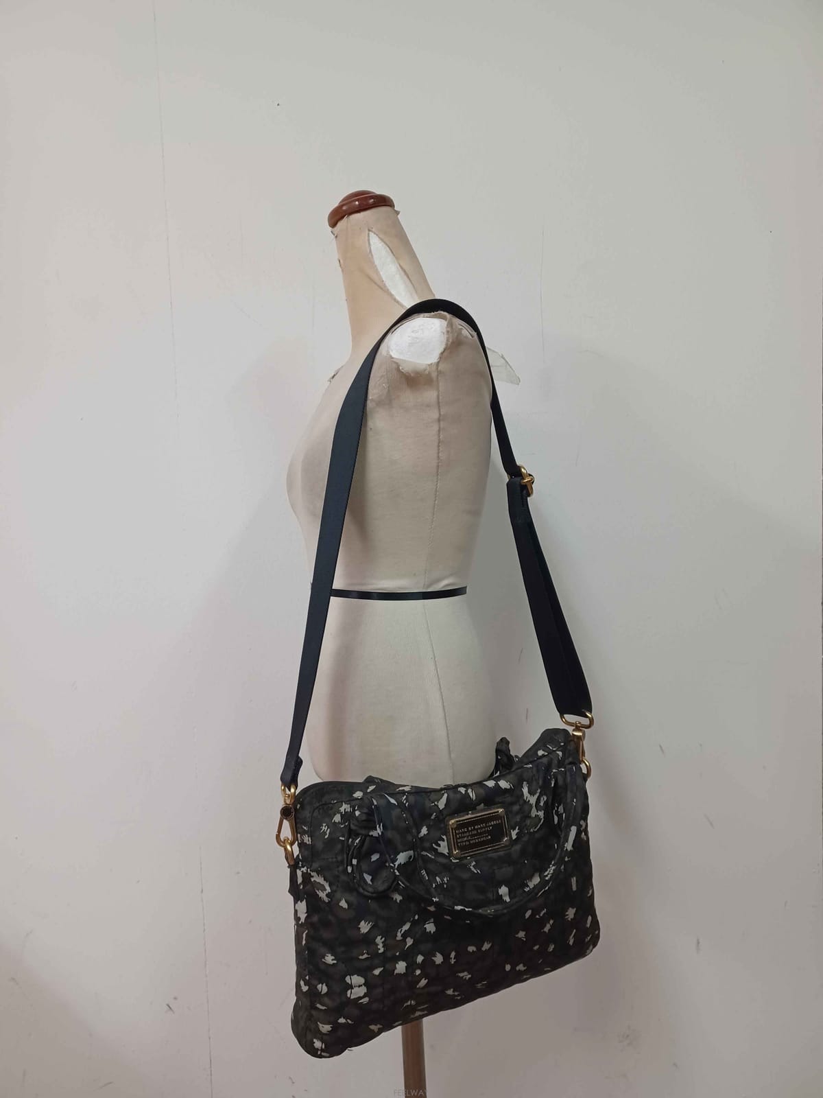 Marc by Marc Jacobs ��ȫ����/B-10882/��ũ���̸�ũ�����߽� ��ǰ ������ ũ�ν����ȫ����/B-10882/��ũ���̸�ũ�����߽� ��ǰ ������ ũ��