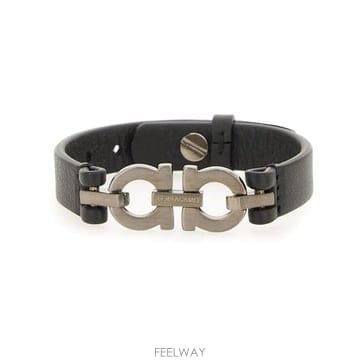 Ferragamo 26FW ����䷹ ��󰡸� �극�̽��� 785723 770384002 BLACK26FW ����䷹ ��󰡸� �극�̽��� 785723 770384002 BLA