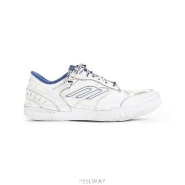 Balenciaga 26FW �߷��þư� ��ư�� �̵�� �� �ƿ� ����Ŀ�� 841765 WCURB 9141 White26FW �߷��þư� ��ư�� �̵�� �� �ƿ� ����Ŀ�� 841765 