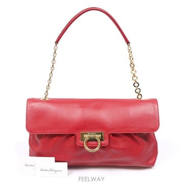 Ferragamo(페라가모) 21 D479 레드 카프스킨 간치니 체인 플랩 숄더백
