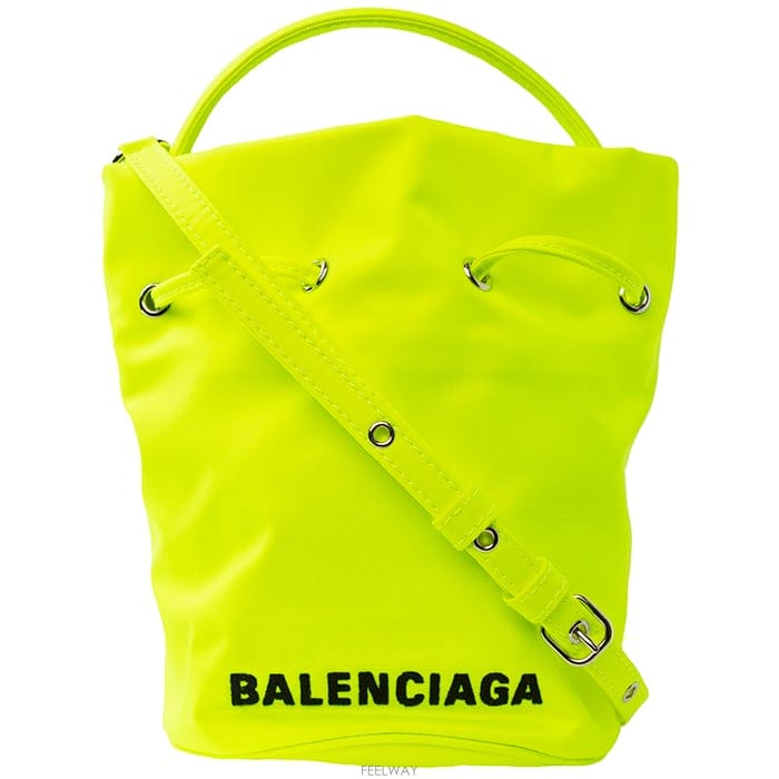 Balenciaga �߷��þư� �ΰ� �� ��ν�Ʈ�� ��Ŷ�� ���� 656682 H85DN 7260�߷��þư� �ΰ� �� ��ν�Ʈ�� ��Ŷ�� ���� 656682 H85DN