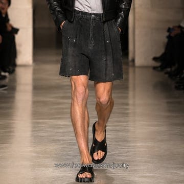STRIKE Atelier Jeweled Washed Denim Shorts (BLACK)Atelier Jeweled Washed Denim Shorts (BLACK)
