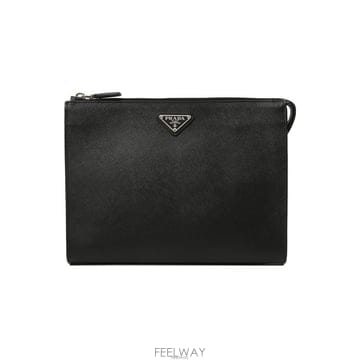 PRADA ����� 26FW ���ǾƳ� �ﰢ �ΰ� Ŭ��ġ�� ���� 2VF030 9Z2 F0002����� 26FW ���ǾƳ� �ﰢ �ΰ� Ŭ��ġ�� ���� 2VF030 9Z