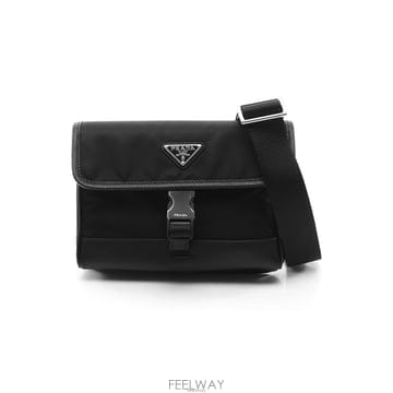 PRADA ����� 26FW ���ǾƳ� �ﰢ�ΰ� ���Ϸ� �� ���̽� ũ�ν��� ���� 2ZH108 2DMH F0002����� 26FW ���ǾƳ� �ﰢ�ΰ� ���Ϸ� �� ���̽� ũ�ν�
