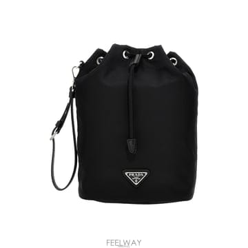 프라다 26FW 삼각로고 드로스트링 버킷백 블랙 1NS369 R067 F0002