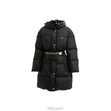 PRADA ����� 26FW �ﰢ�ΰ� ���� ��Ƽ�� �ĵ� �� �е����� ���� 29Y395 1WQ8 F0002����� 26FW �ﰢ�ΰ� ���� ��Ƽ�� �ĵ� �� �е����� ����