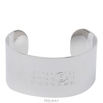 MM6 26FW MM6 �������������� ���� SM6UY0118 P6469951 Silver26FW MM6 �������������� ���� SM6UY0118 P6469951 Silver