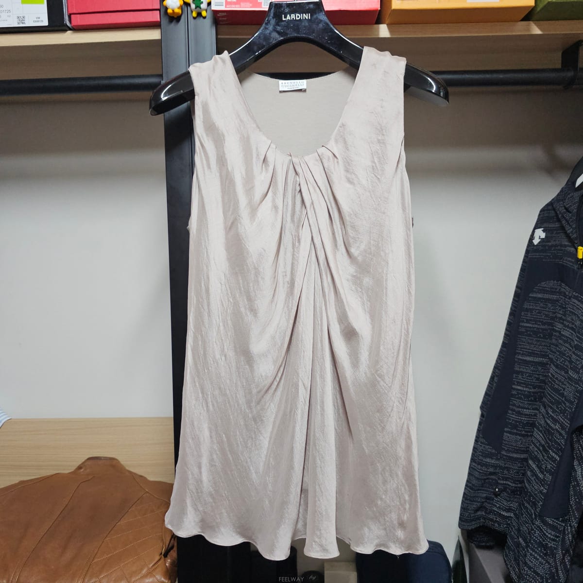Brunello Cucinelli ���ڷ� ��ġ�ڸ� �Ÿ������� �μҸ� ���� ��ƾ ��ũ����콺 M���ڷ� ��ġ�ڸ� �Ÿ������� �μҸ� ���� ��ƾ ��ũ����