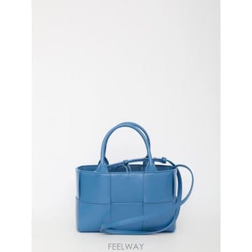 24SS 보테가베네타 Borsa Arco 보테가베네타 in nappa intrecciata 709337VCQ