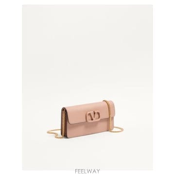 Valentino �δ��� VALENTINO �߷�Ƽ�� ��ũ Ŭ��ġ���δ��� VALENTINO �߷�Ƽ�� ��ũ Ŭ��ġ��