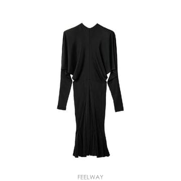 Jacquemus �׶�����Ÿ �ؿ� ��ũ���� ���� CUT OUT MIDI DRESS DRW00904AJ00309990�׶�����Ÿ �ؿ� ��ũ���� ���� CUT OUT MIDI DRESS DRW00