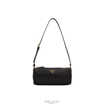 PRADA ����� 26FW �ﰢ�ΰ� �����Ϸ� �Ŀ�ġ ����� ���� 1NE058 2C05 F0002����� 26FW �ﰢ�ΰ� �����Ϸ� �Ŀ�ġ ����� ���� 1NE05