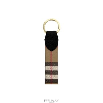 Burberry ������ 26FW �ñ״�ó üũ Ű�� ���� 8121448������ 26FW �ñ״�ó üũ Ű�� ���� 8121448