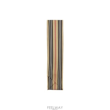 Burberry ������ 26FW ������ ��Ʈ������ ��Ű�� ��ī�� ��ī�̺꺣���� 8121668������ 26FW ������ ��Ʈ������ ��Ű�� ��ī�� ��ī�̺꺣
