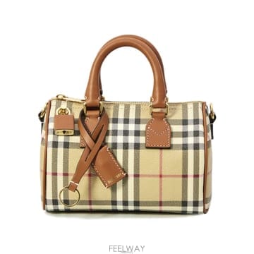 Burberry ������ 26SS ��Ƽ�� üũ �̴� ���� ��Ʈ�� ����̾���� 8118565������ 26SS ��Ƽ�� üũ �̴� ���� ��Ʈ�� ����̾���