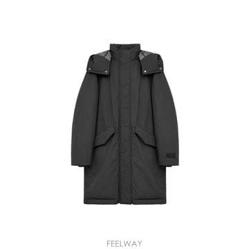 Burberry ������ 26SS ���̹� LEYBURN �ΰ� ��ġ �е����� ���� 8112063������ 26SS ���̹� LEYBURN �ΰ� ��ġ �е����� ���� 811