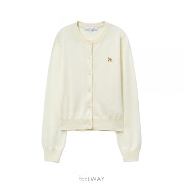 메종키츠네 26SS 베이비 폭스 패치 메리노 울 가디건 퓨어에쿠르 PW00502KT1181 0383