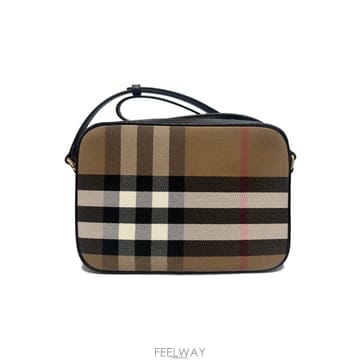 Burberry ������ 26SS �Ͽ콺üũ ī�޶� LL ũ�ν��� ��ũ������� 8114067������ 26SS �Ͽ콺üũ ī�޶� LL ũ�ν��� ��ũ�����