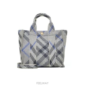 Burberry 25SS Burberry Embroidered nylon �̴� �ڵ�� 8090404B9629 TP57797825SS Burberry Embroidered nylon �̴� �ڵ�� 8090404B96