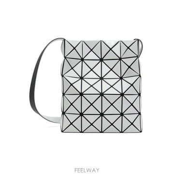 Issey Miyake 26 FW Bao Bao Issey Miyake �׷��� ������ �۷ν� ����� 262730M17002126 FW Bao Bao Issey Miyake �׷��� ������ �۷ν� �����