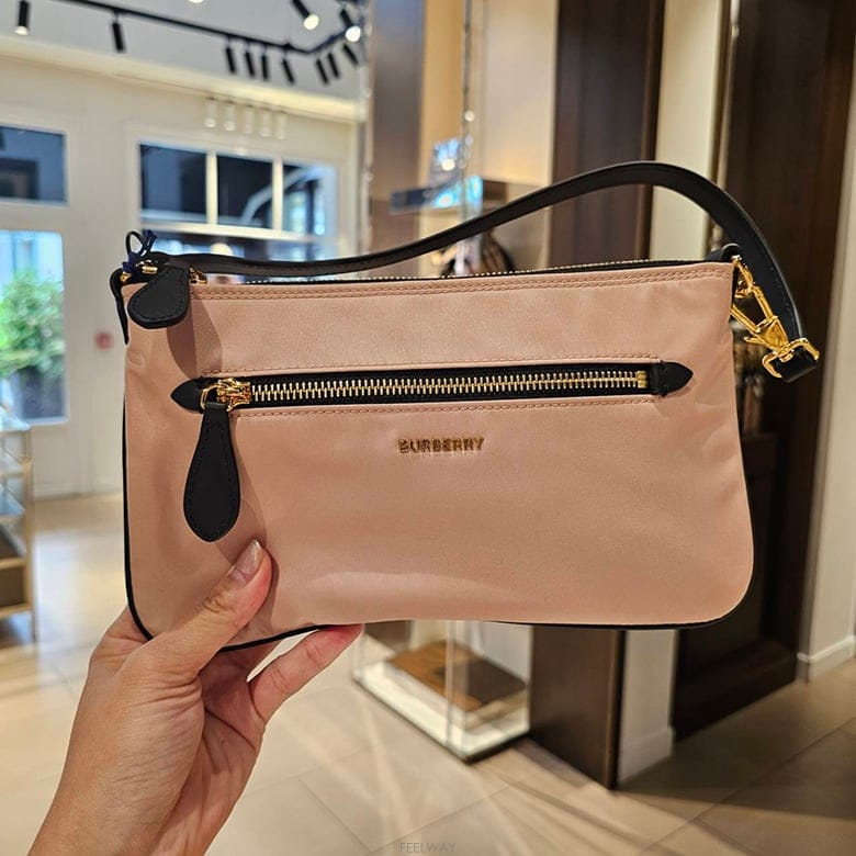Burberry ������ �̴� ���Ϸ� �Ŀ�ġ ���� ������ 81112631������ �̴� ���Ϸ� �Ŀ�ġ ���� ������ 81112631