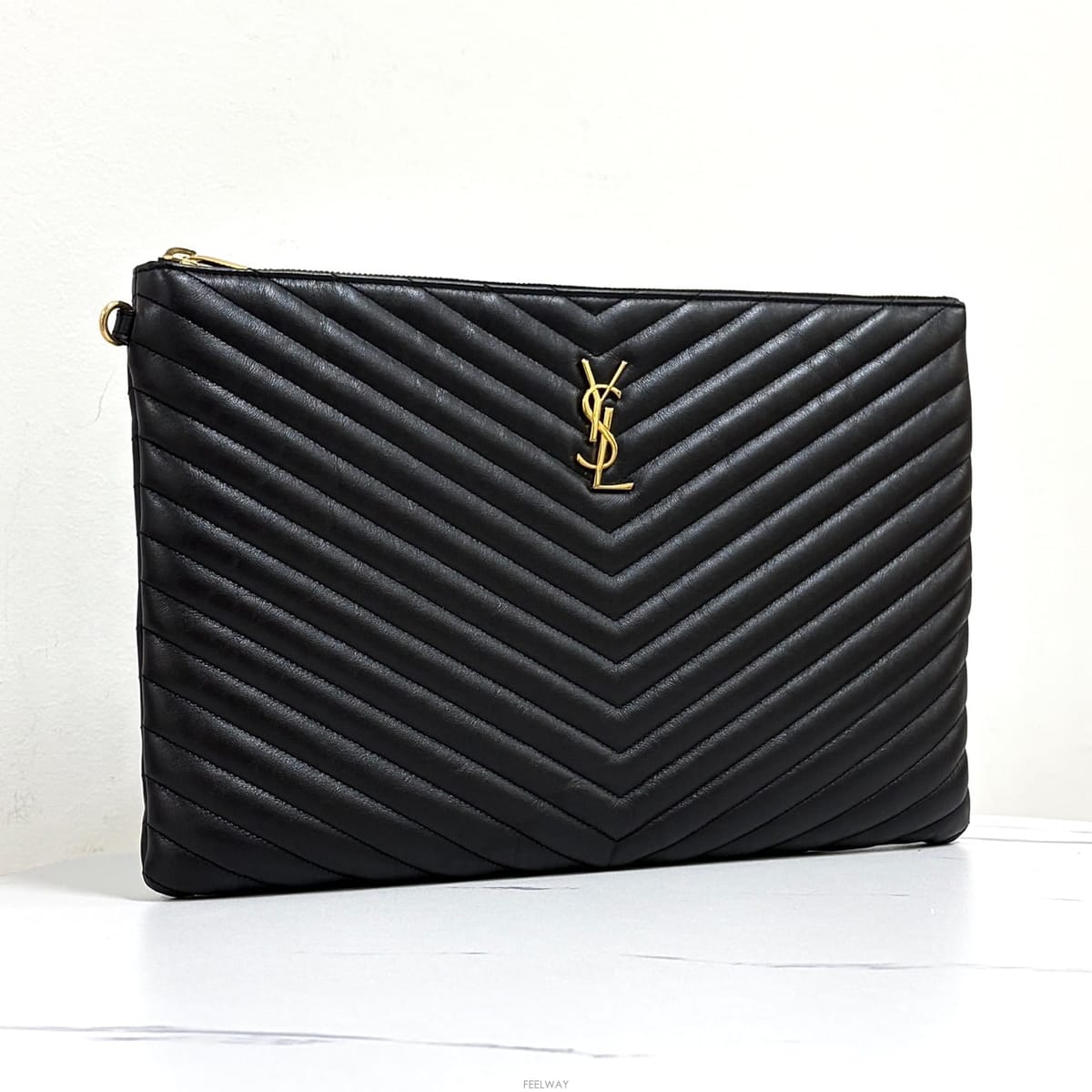 Saint Laurent ���ζ� ���׷� ��Ʋ�� Ŭ��ġ�� ���� (440222)���ζ� ���׷� ��Ʋ�� Ŭ��ġ�� ���� (440222)