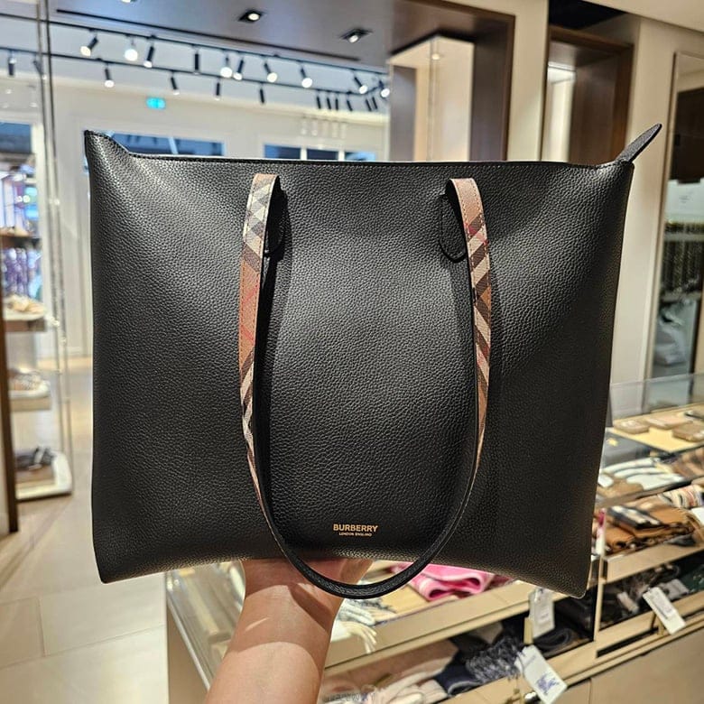 Burberry ������ üũ ���̴� �̵�� ��Ʈ�� ���� 81214331������ üũ ���̴� �̵�� ��Ʈ�� ���� 81214331