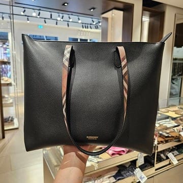 버버리 체크 라이닝 미디움 토트백 블랙 81214331