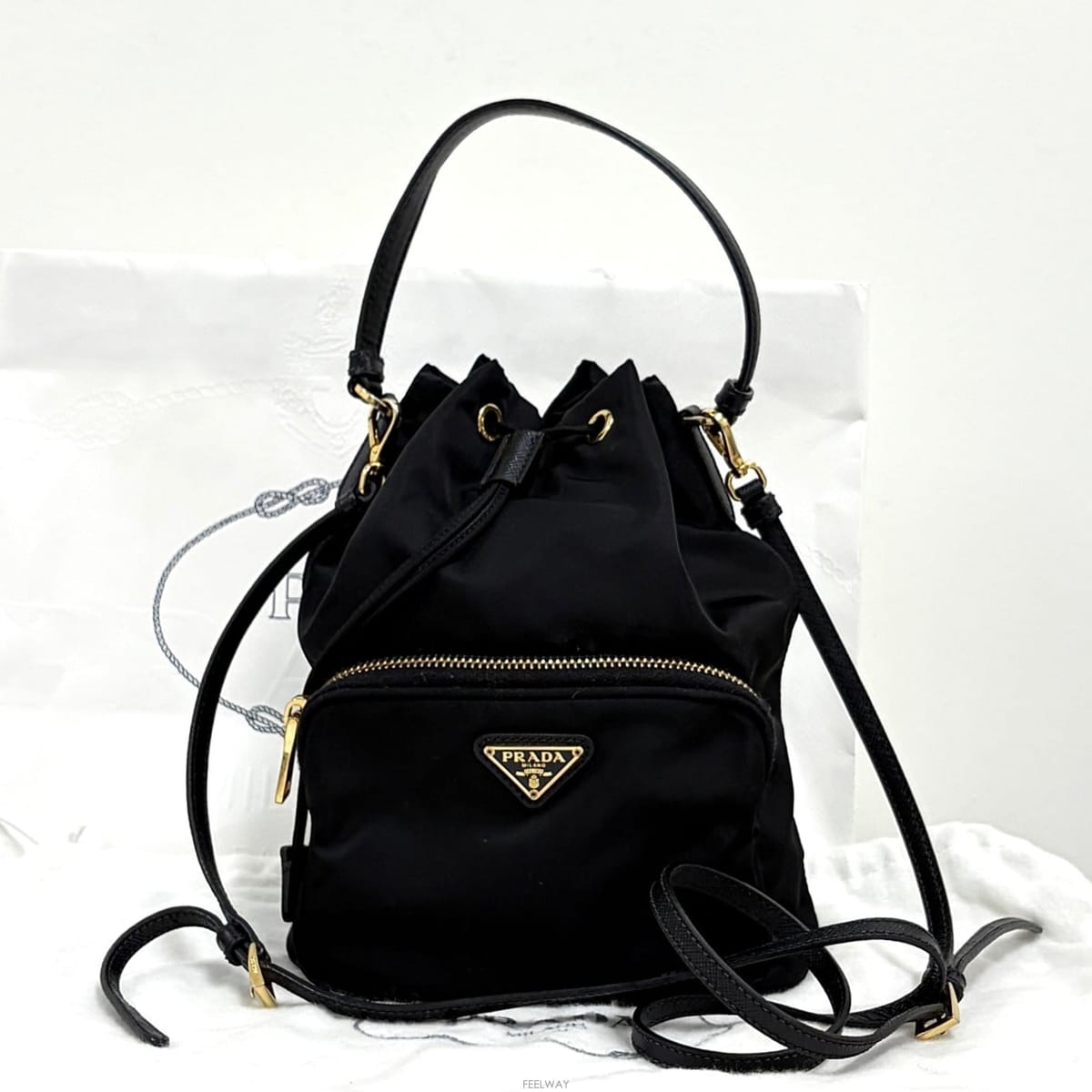 PRADA ����� �ﰢ�ΰ� ���Ϸ� ��Ŷ�� ũ�ν��� ��������� �ﰢ�ΰ� ���Ϸ� ��Ŷ�� ũ�ν��� ����