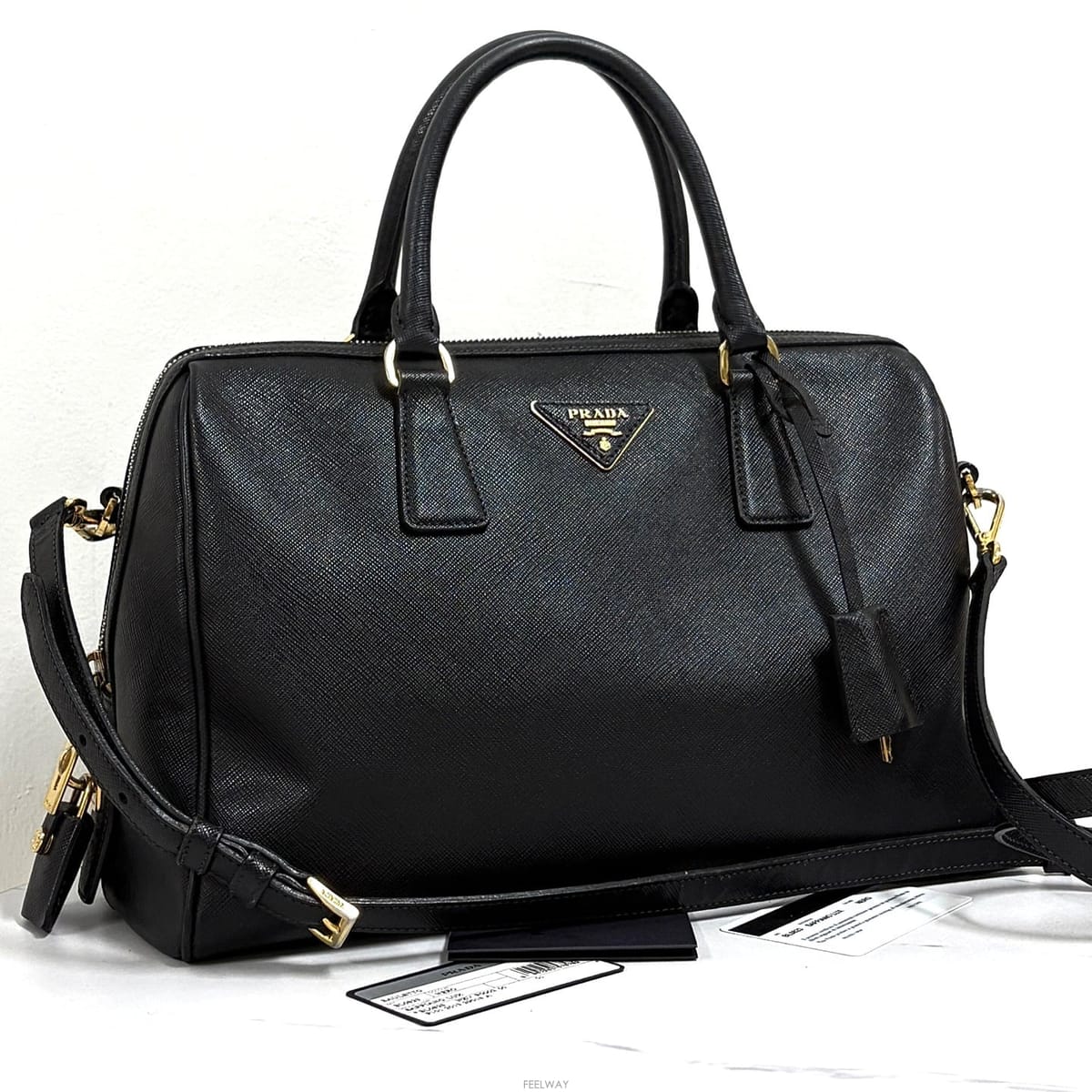 PRADA ����� �ﰢ�ΰ� ���ǾƳ� ���� ������ ��Ʈ�� ���� (BL0823)����� �ﰢ�ΰ� ���ǾƳ� ���� ������ ��Ʈ�� ���� (BL08