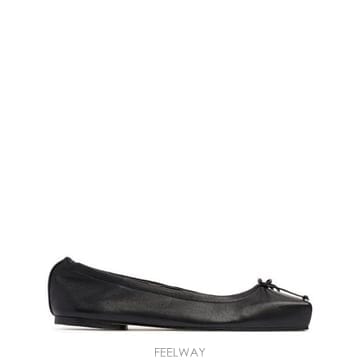 Jacquemus 26 FW ��ũ���� ���� Low slip on shoes with bow 81I IB2007 TP72468626 FW ��ũ���� ���� Low slip on shoes with bow 81I IB2