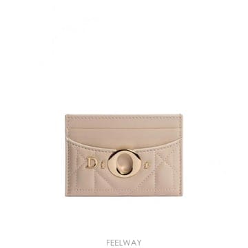 DIOR 26FW ũ����î  ���� �з� S2704OGMDM73U TP58119712526FW ũ����î  ���� �з� S2704OGMDM73U TP581197125