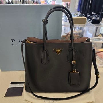 PRADA ����� �κ��� ���ǾƳ� ���� ��Ʈ�� �׷�/����������� �κ��� ���ǾƳ� ���� ��Ʈ�� �׷�/������