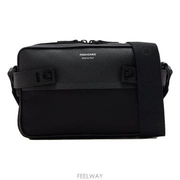 Ferragamo 26SS ��󰡸� ��� ��Ŭ ũ�ν��� 241787 78627426SS ��󰡸� ��� ��Ŭ ũ�ν��� 241787 786274