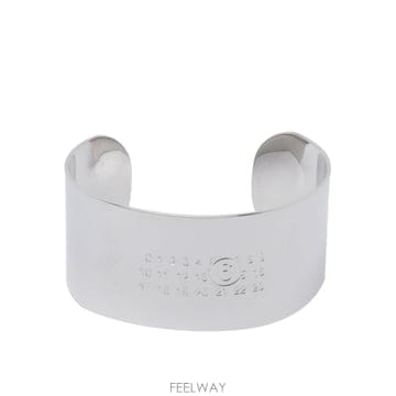 Maison Margiela �δ��� MM6 Maison Margiela MM6 ���� ���������� �ǹ� �����δ��� MM6 Maison Margiela MM6 ���� ���������� �ǹ� ��