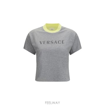 Versace �ؿ� ���¸���� AW26 ������ü ���� �ΰ� ��ư Ƽ���� 10260021A18732_2EZ10�ؿ� ���¸���� AW26 ������ü ���� �ΰ� ��ư Ƽ���� 10