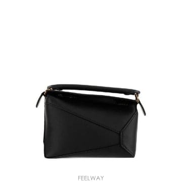Loewe �׶�����Ÿ �ؿ� �ο��� ���� PUZZLE EDGE MINI LEATHER HANDBAG A510P88X601�׶�����Ÿ �ؿ� �ο��� ���� PUZZLE EDGE MINI LEATHER H