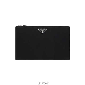 PRADA ����� 26SS �ﰢ �ΰ� ���Ϸ� ��Ʈ�� Ŭ��ġ�� ���� 2NH006 2DMH F0002����� 26SS �ﰢ �ΰ� ���Ϸ� ��Ʈ�� Ŭ��ġ�� ���� 2NH0