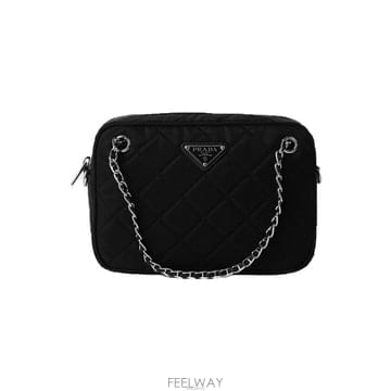 PRADA ����� 26SS �ﰢ �ΰ� �׽��� ���Ϸ� ���&ũ�ν��� ���� 1BH910 2AS3 F0002����� 26SS �ﰢ �ΰ� �׽��� ���Ϸ� ���&ũ�ν��� ����