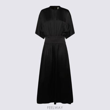 Toteme 26SS Toteme ���� �巹�� 261WRD0330FB0546001 TP57942974526SS Toteme ���� �巹�� 261WRD0330FB0546001 TP57942974