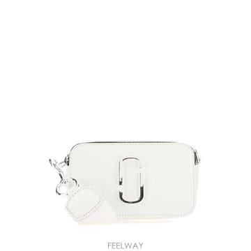 Marc Jacobs 26FW  ȭ��Ʈ ���� ���� The Snapshot ũ�ν��ٵ� �� M0014867 100 TP5811574326FW  ȭ��Ʈ ���� ���� The Snapshot ũ�ν��ٵ� �� M001