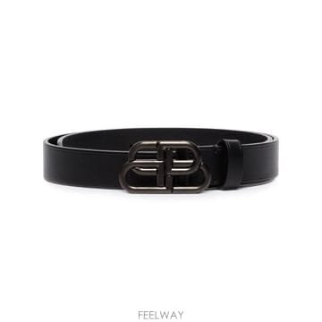 Balenciaga Balenciaga ���� ��Ʈ with �ΰ� 5816901CH0J1000 TP579507976Balenciaga ���� ��Ʈ with �ΰ� 5816901CH0J1000 TP57950