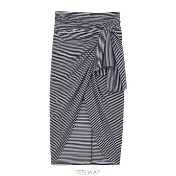 | Other Brand | 26FW THE FRANKIE SHOP ���� ��ĿƮ THIRAWRAPBKWHI TP58112338026FW THE FRANKIE SHOP ���� ��ĿƮ THIRAWRAPBKWHI TP581