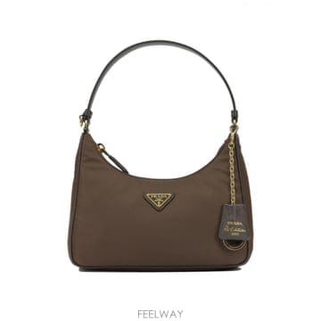 PRADA 26FW ����� Re Edition 2005 �� in Re Nylon �� ���ǾƳ� in burnt color26FW ����� Re Edition 2005 �� in Re Nylon �� ���ǾƳ�
