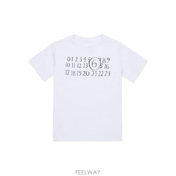 Maison Margiela 26SS �������������� T ���� in cotone con �ΰ� Mm6 �������������� M61020MM02YM626SS �������������� T ���� in cotone con �ΰ� Mm6 ����