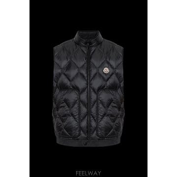 Moncler 26FW Moncler Quilted ����Ʈ with �ΰ� patch L20911A00133597XQ99926FW Moncler Quilted ����Ʈ with �ΰ� patch L20911A001