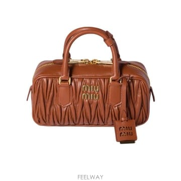 Miu Miu 26SS �̿�̿� ���� messenger �� 5BB142AN88VOONF0033 TP57748783426SS �̿�̿� ���� messenger �� 5BB142AN88VOONF0033 TP