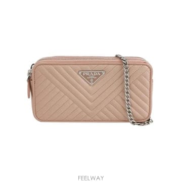 PRADA ����� Diagramme Quilted ����Ų Triangle �ΰ� 202607143689 TP5811123����� Diagramme Quilted ����Ų Triangle �ΰ� 20260714