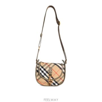Burberry 26SS Burberry B Clip ũ�ν��ٵ� �� 8119657 TP57748770526SS Burberry B Clip ũ�ν��ٵ� �� 8119657 TP577487705